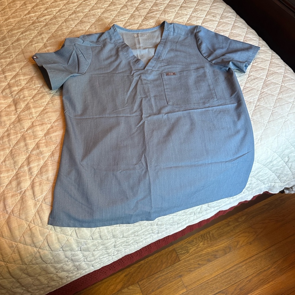 Women’s Blue Short Sleeve Scrub top